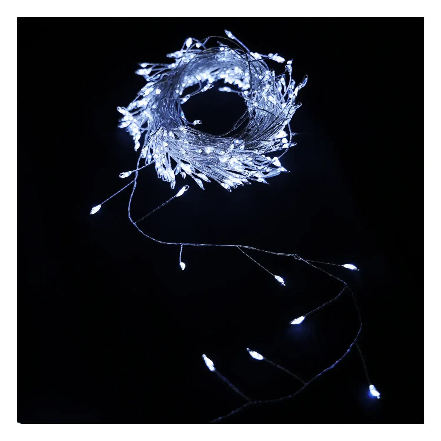 immagine del prodotto Catena luminosa a batteria 3AA, luci a petardo, cavo in rame, bianco freddo 3m IP44, Interno&Esterno