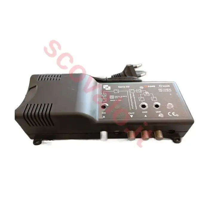 immagine del prodotto centralina antenna tv autoalimentata 30 db digitale terrestre uhf e vhf sid cu404