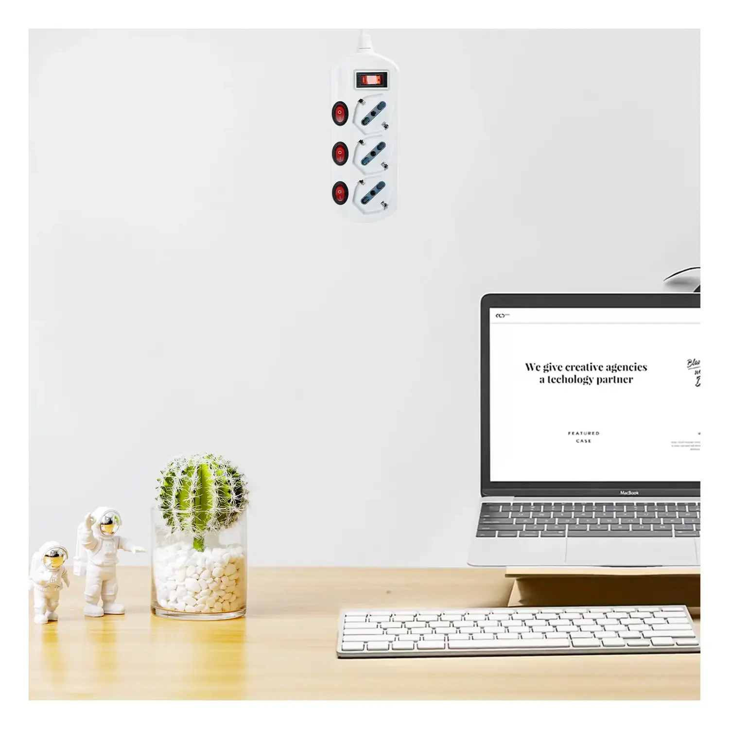 immagine Multipresa spina piatta 10A con interruttori 1,5 m 3 prese bipasso 10-16a schuko bianco