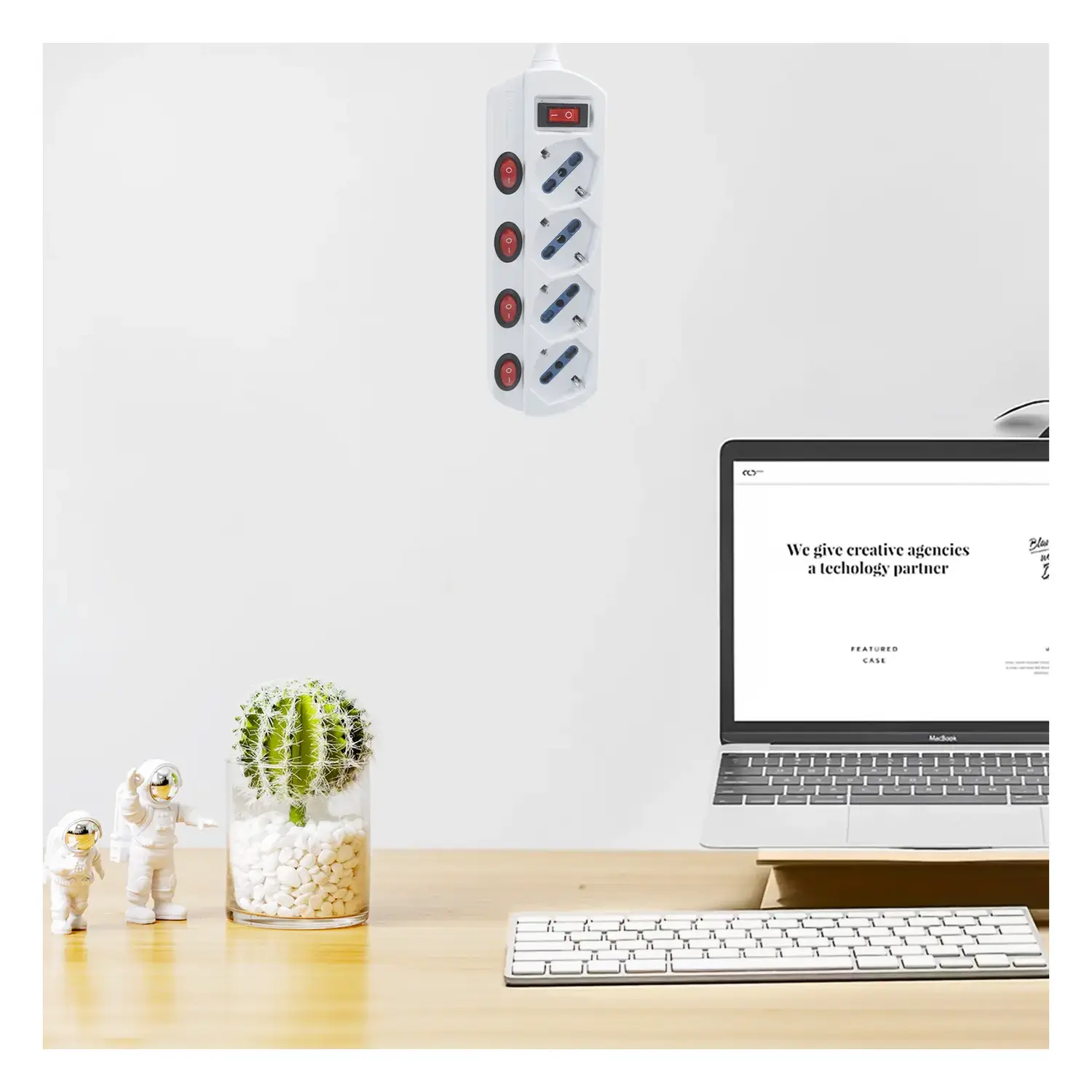 immagine Multipresa spina piatta 16A con interruttori 1,5 m 4 prese bipasso 10-16a schuko bianco