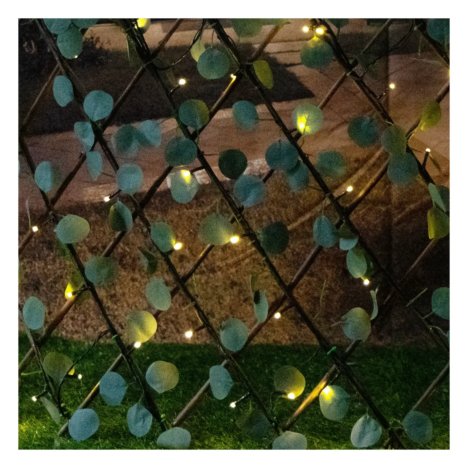 immagine del prodotto Piante artificiali luminose solari, eucalipto per recinzioni 2m+H0.7m 102LED