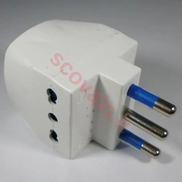 immagine tripla universale con schuko elettrica CE bianco 220-240 volt 1 pezzo 16A var 500207b