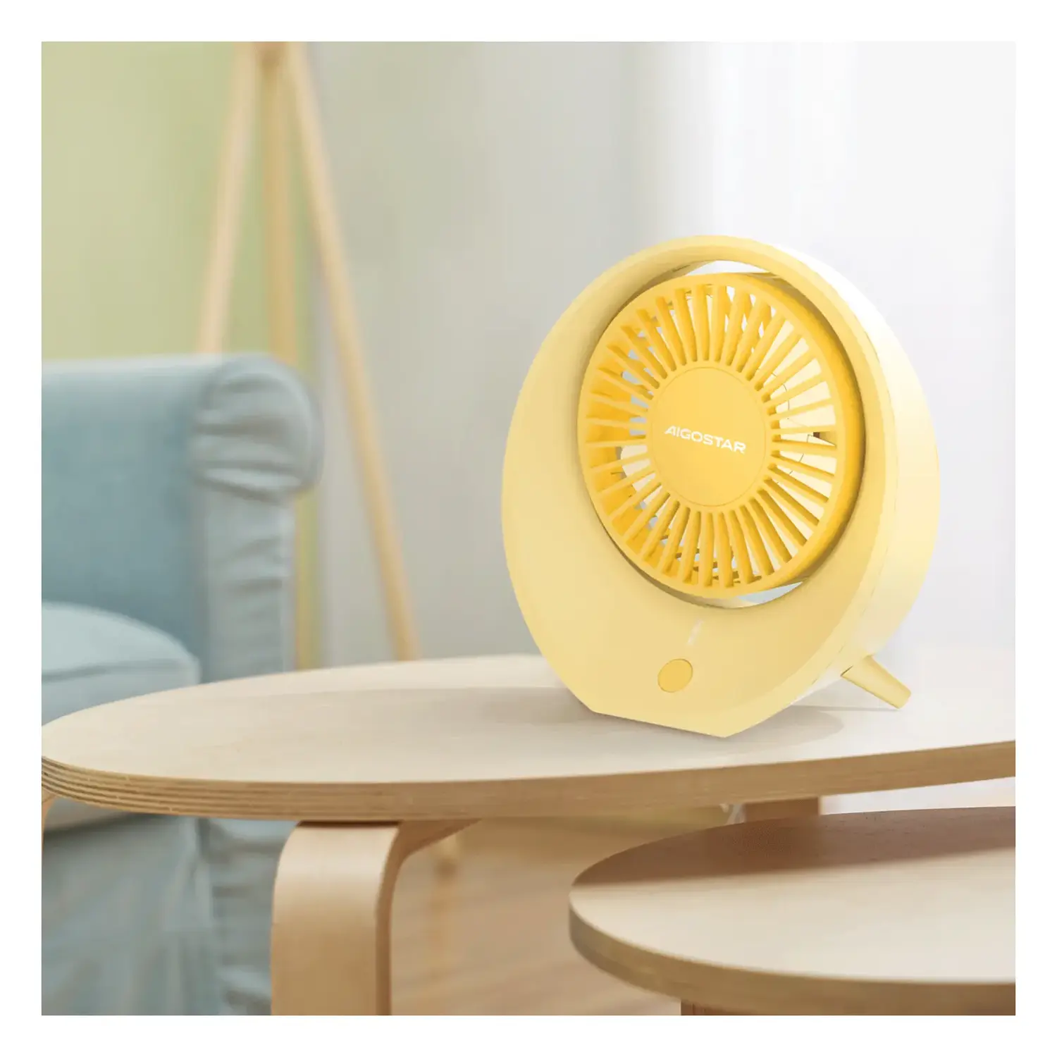 immagine Ventilatore da tavolo 4 pollici, 4 pale, 3 velocità, 1200mAh, beige