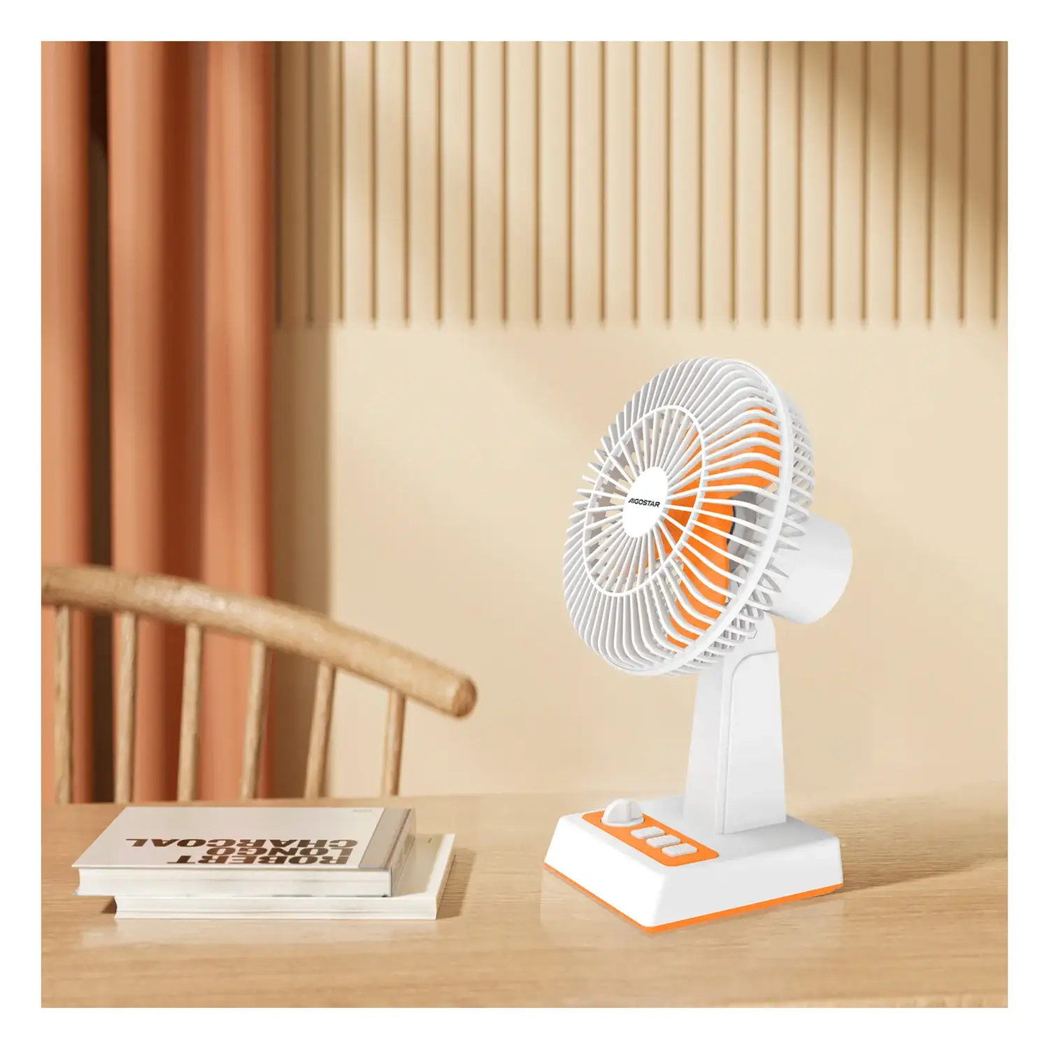 immagine Ventilatore da tavolo 8 pollici, 3 pale, 3 velocità, senza batteria, Bianco&Arancio
